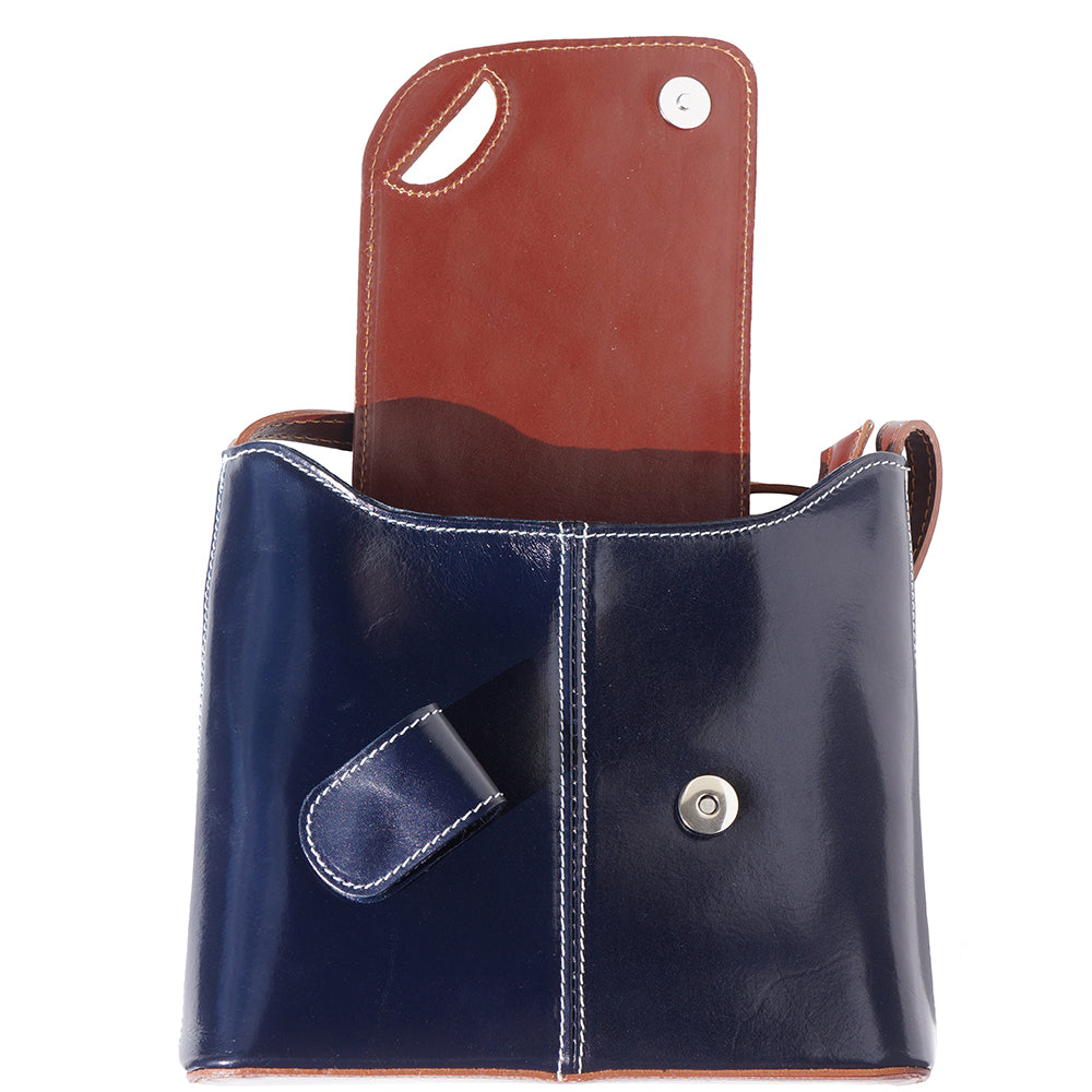 Leather shoulder bags, made by the skilled hands of our artisans