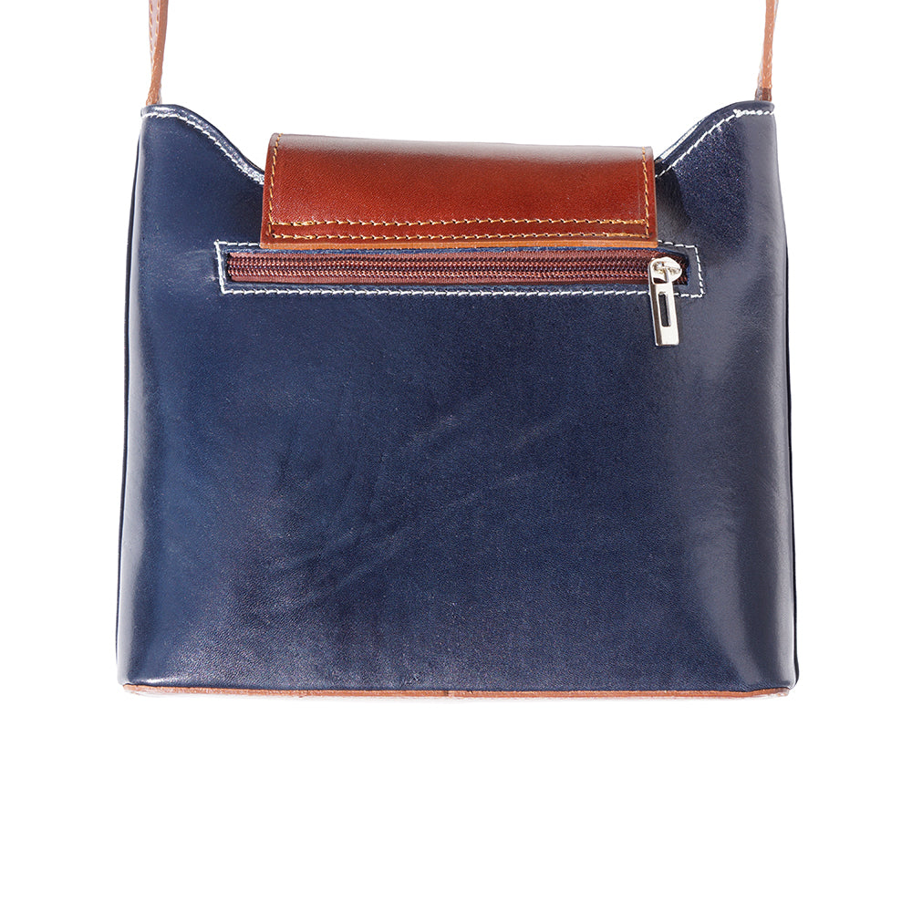 Leather shoulder bags, made by the skilled hands of our artisans