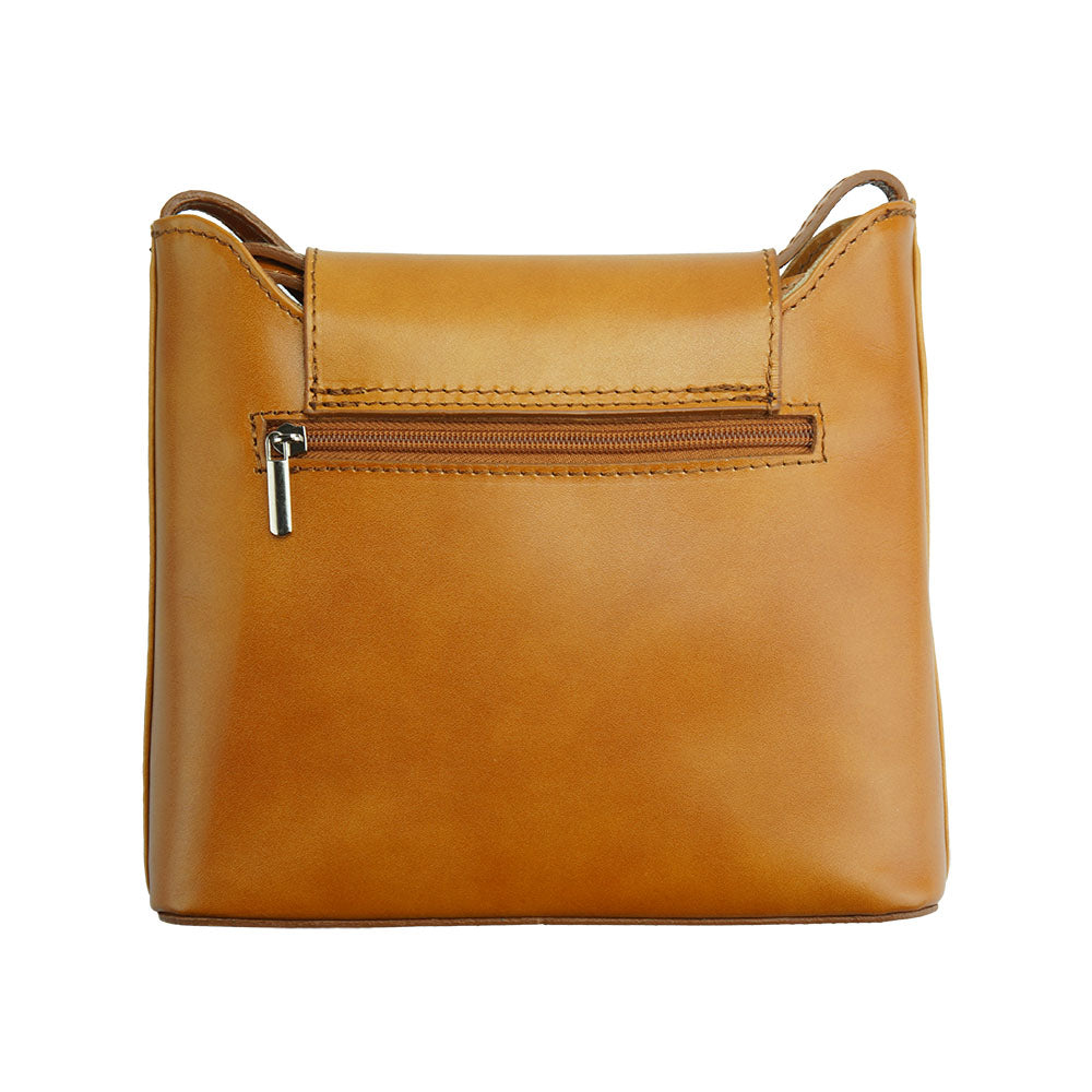 Leather shoulder bags, made by the skilled hands of our artisans