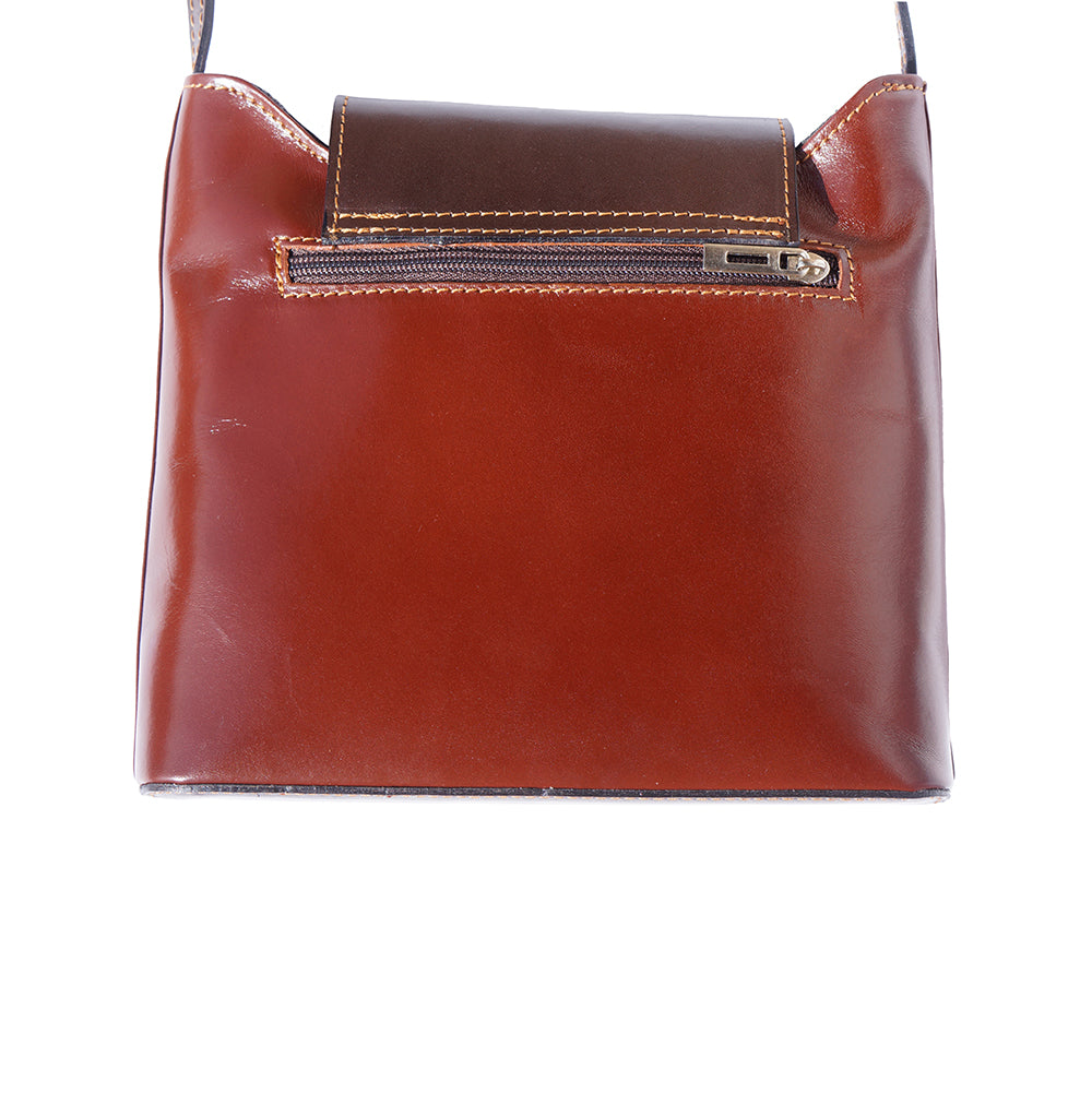 Leather shoulder bags, made by the skilled hands of our artisans