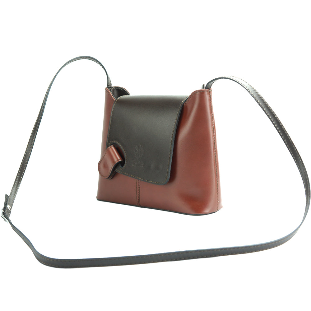 Leather shoulder bags, made by the skilled hands of our artisans