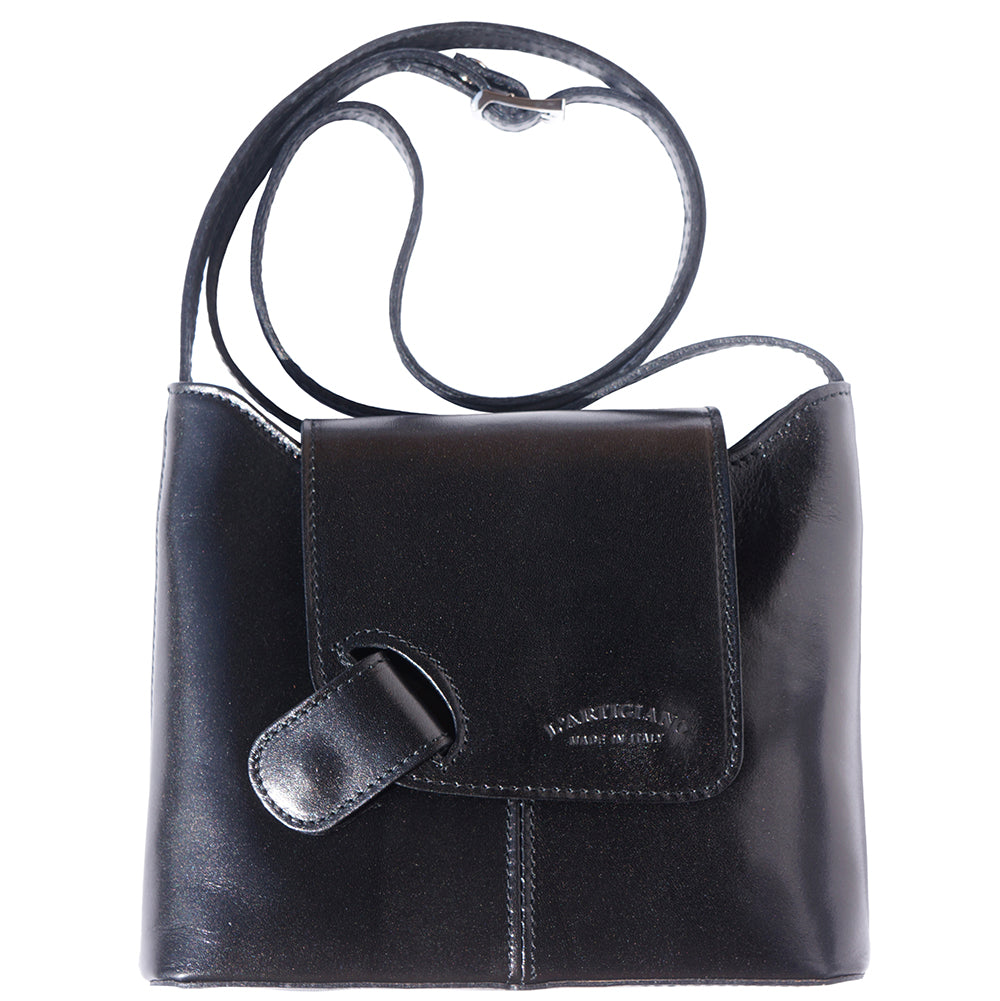 Leather shoulder bags, made by the skilled hands of our artisans