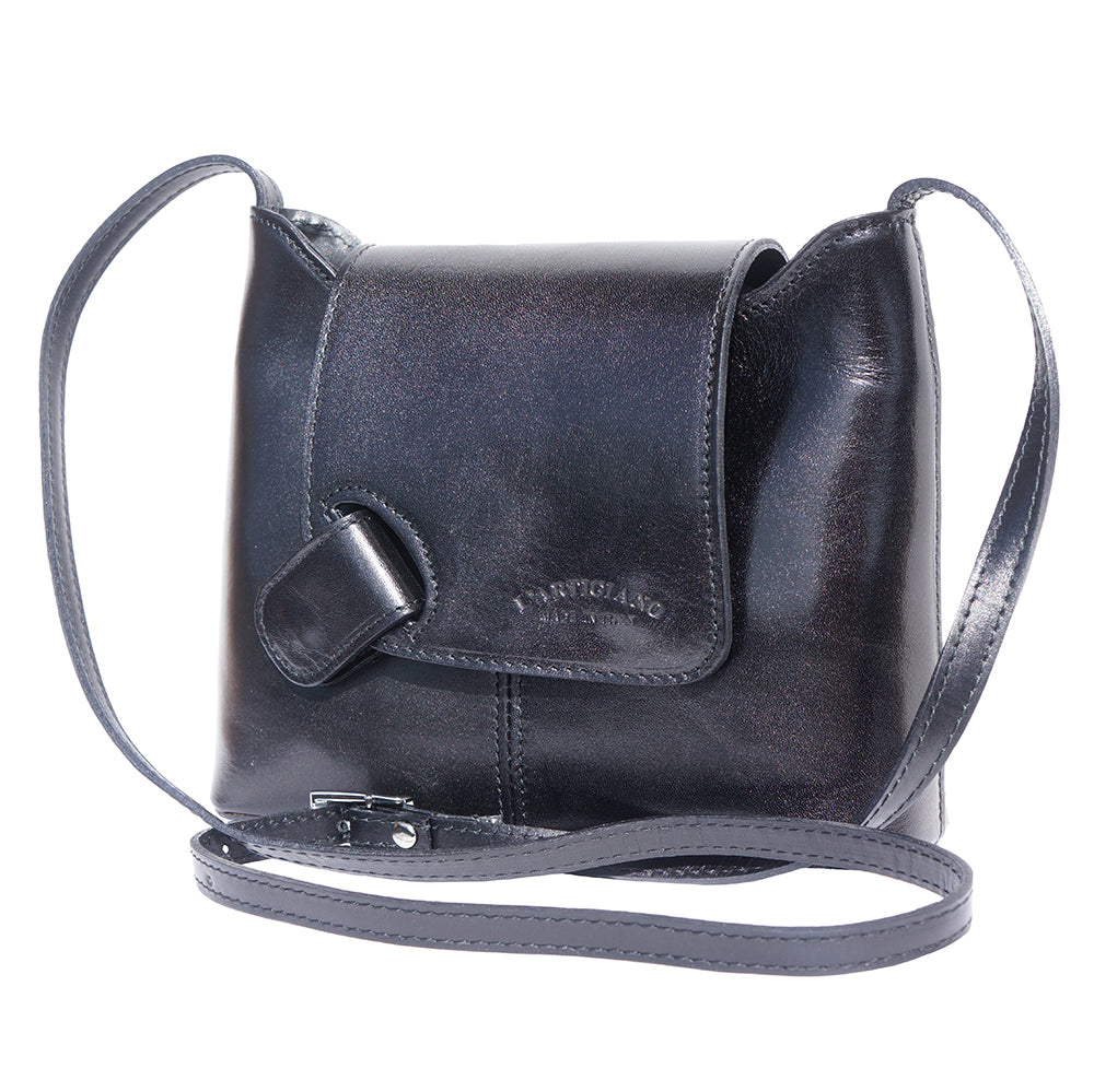 Leather shoulder bags, made by the skilled hands of our artisans