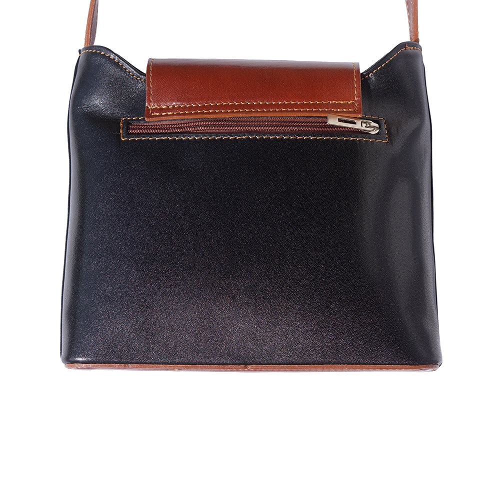 Leather shoulder bags, made by the skilled hands of our artisans