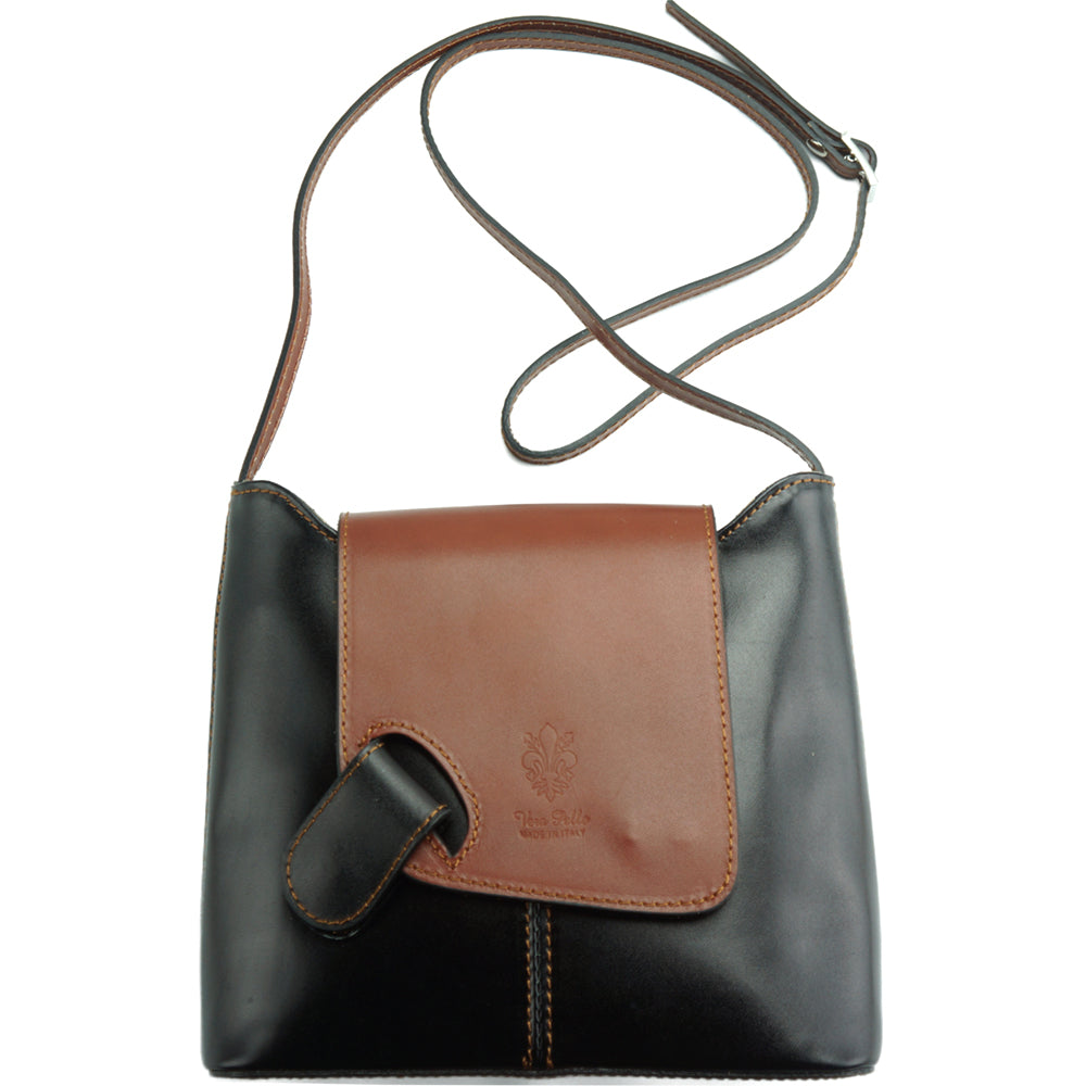 Leather shoulder bags, made by the skilled hands of our artisans