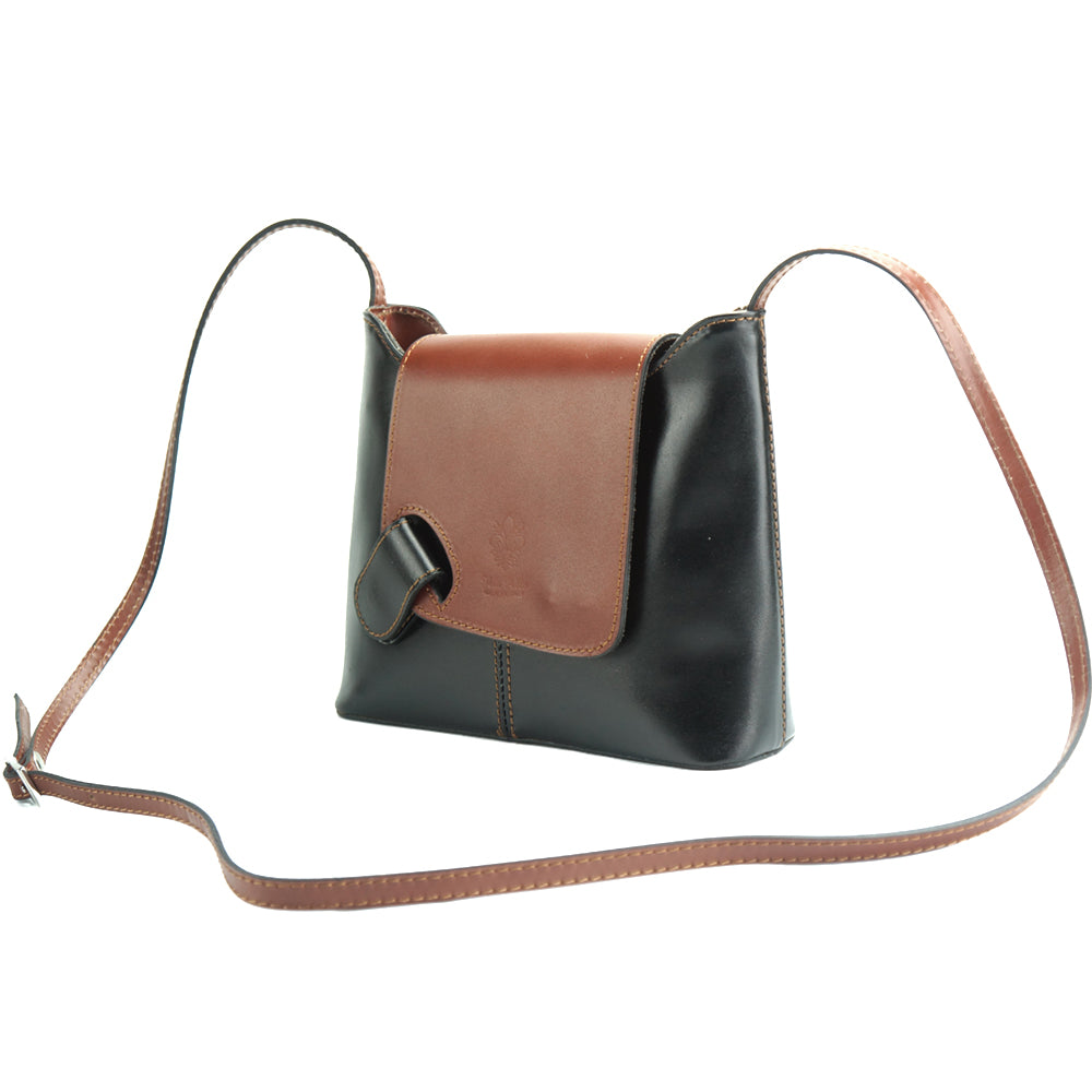 Leather shoulder bags, made by the skilled hands of our artisans