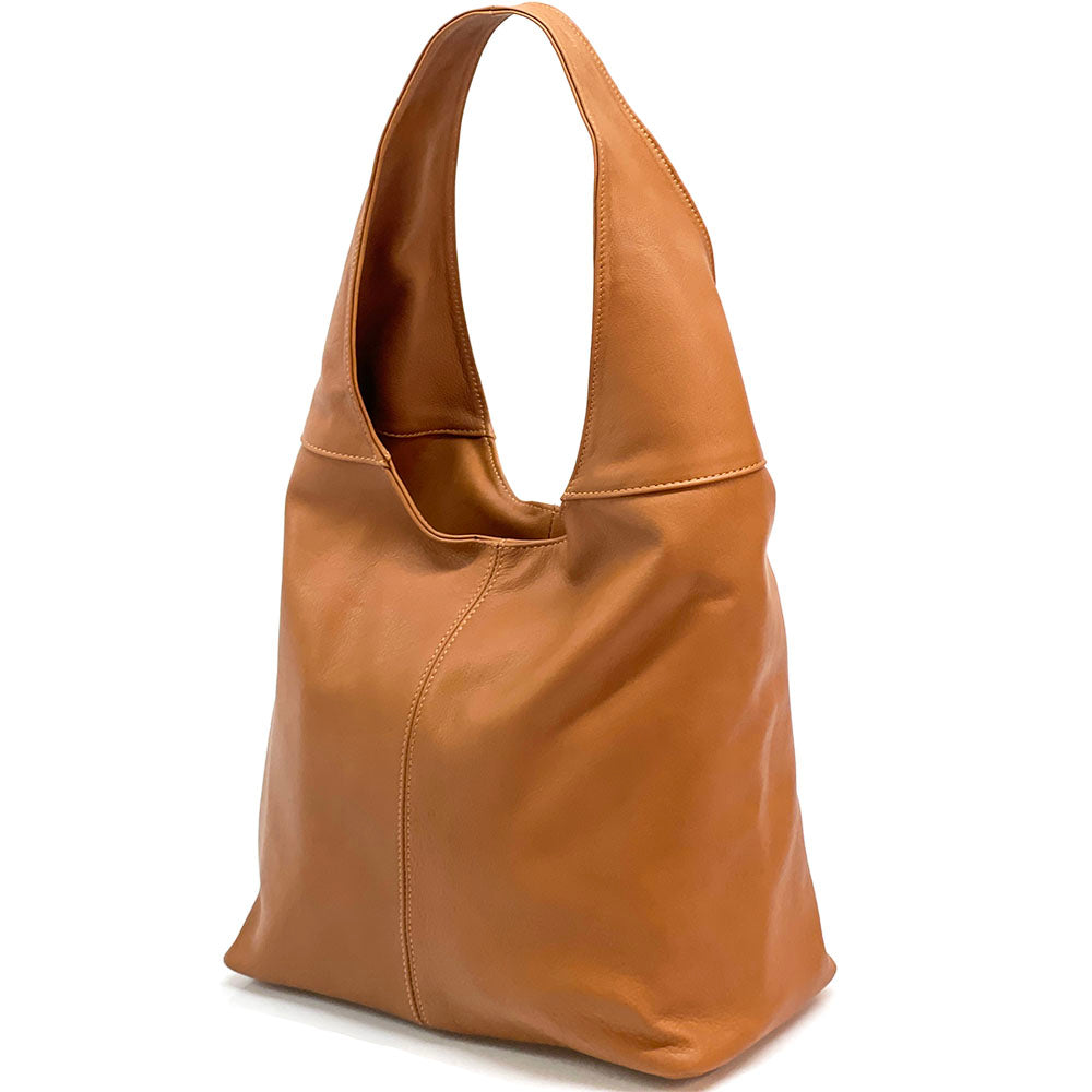 The Caïssa leather bag