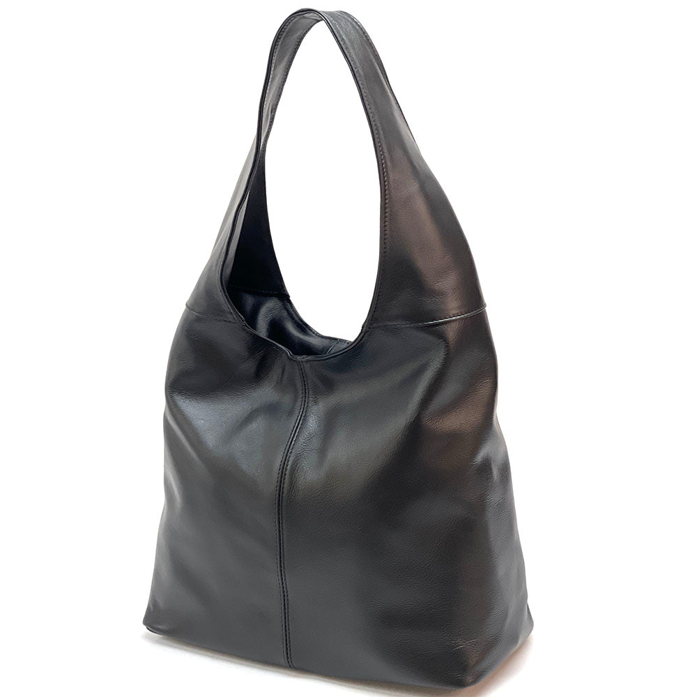 The Caïssa leather bag