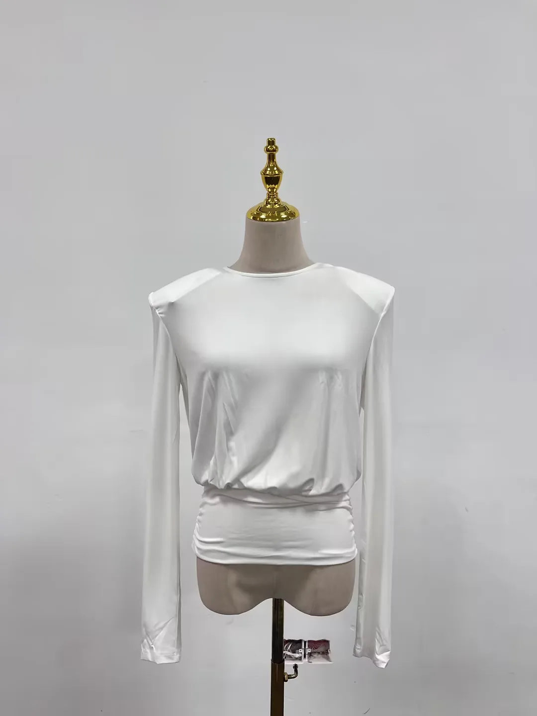 Solid Minimalist O-Neck Backless T-Shirt for Women - Elegant Long Sleeve Design PE Blouses